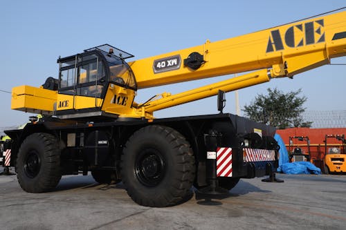 Rough Terrain Crane